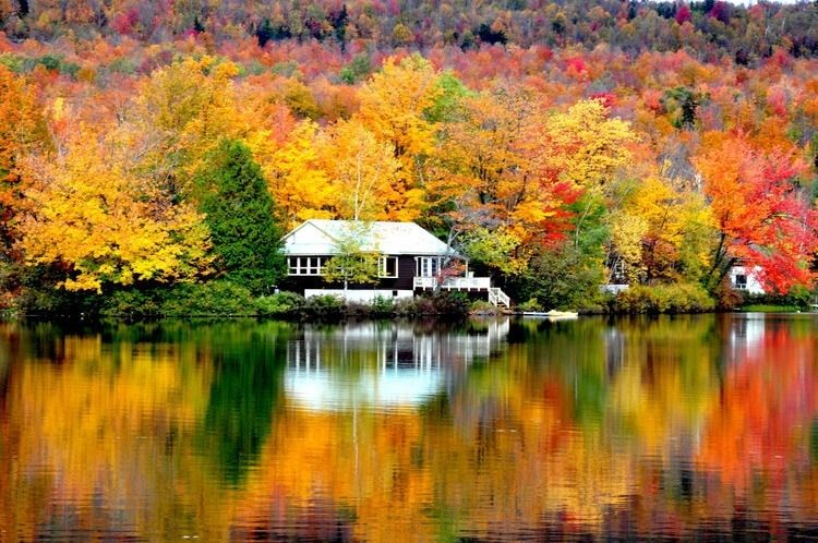Miroir d'automne sur lac canadien : Vos plus belles photos aux couleurs de l'automne ...