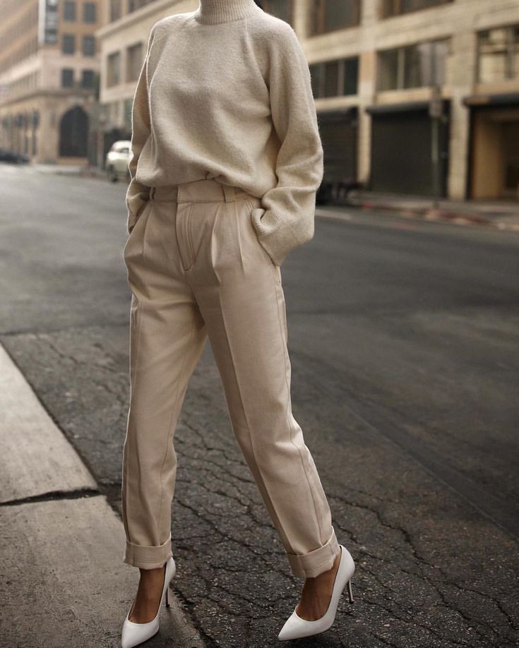 I love the monochromatic style of this look. Beige is such a classy color. #Styl... - Sommer ...