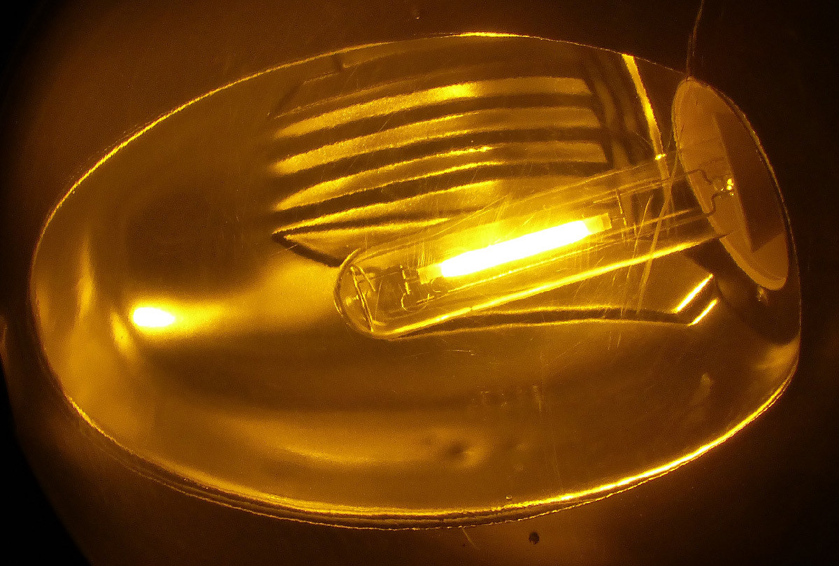 Lampe au sodium haute pression, France - Photo Vincent Laganier - Light ZOOM Lumière