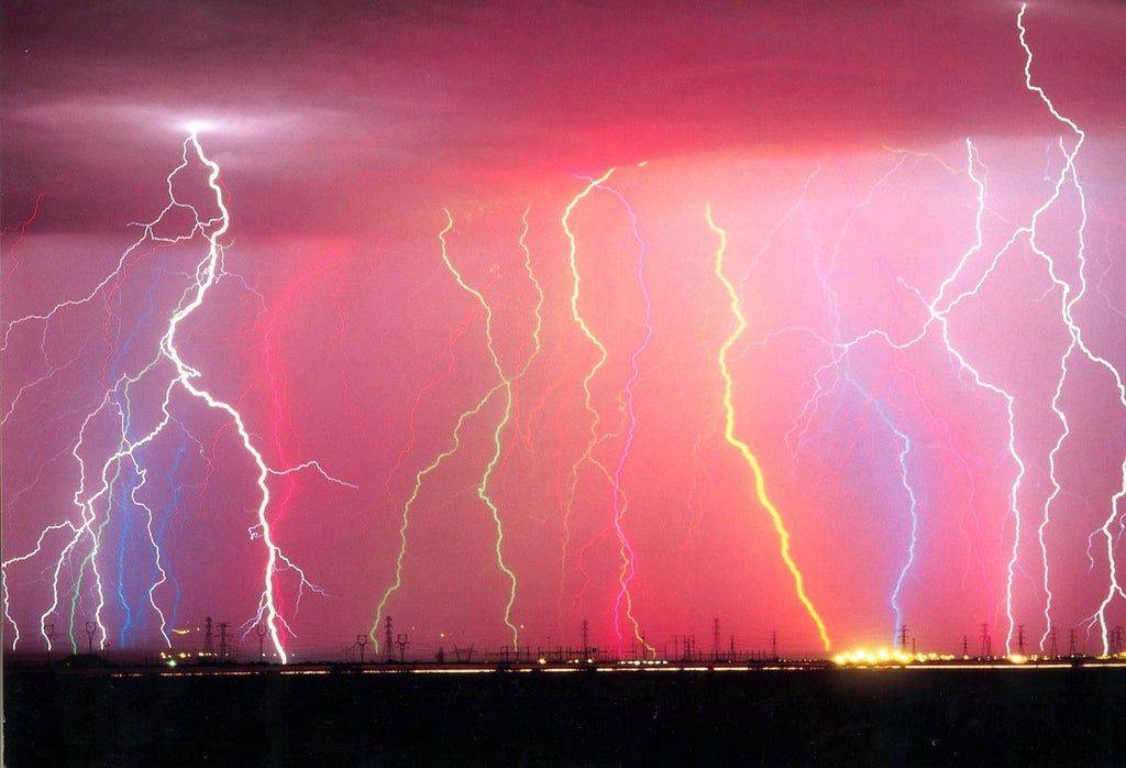 Rainbow lightning : woahdude | Nature photography, Mother nature, Mystical supper