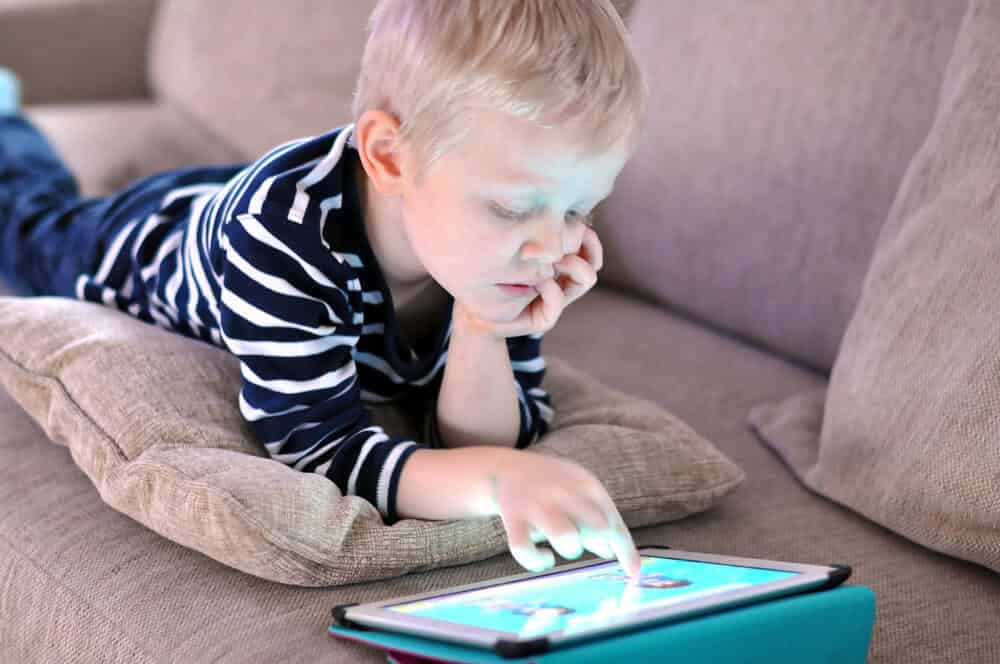 Comment éviter la surexposition des enfants aux écrans - Les Mini Mondes