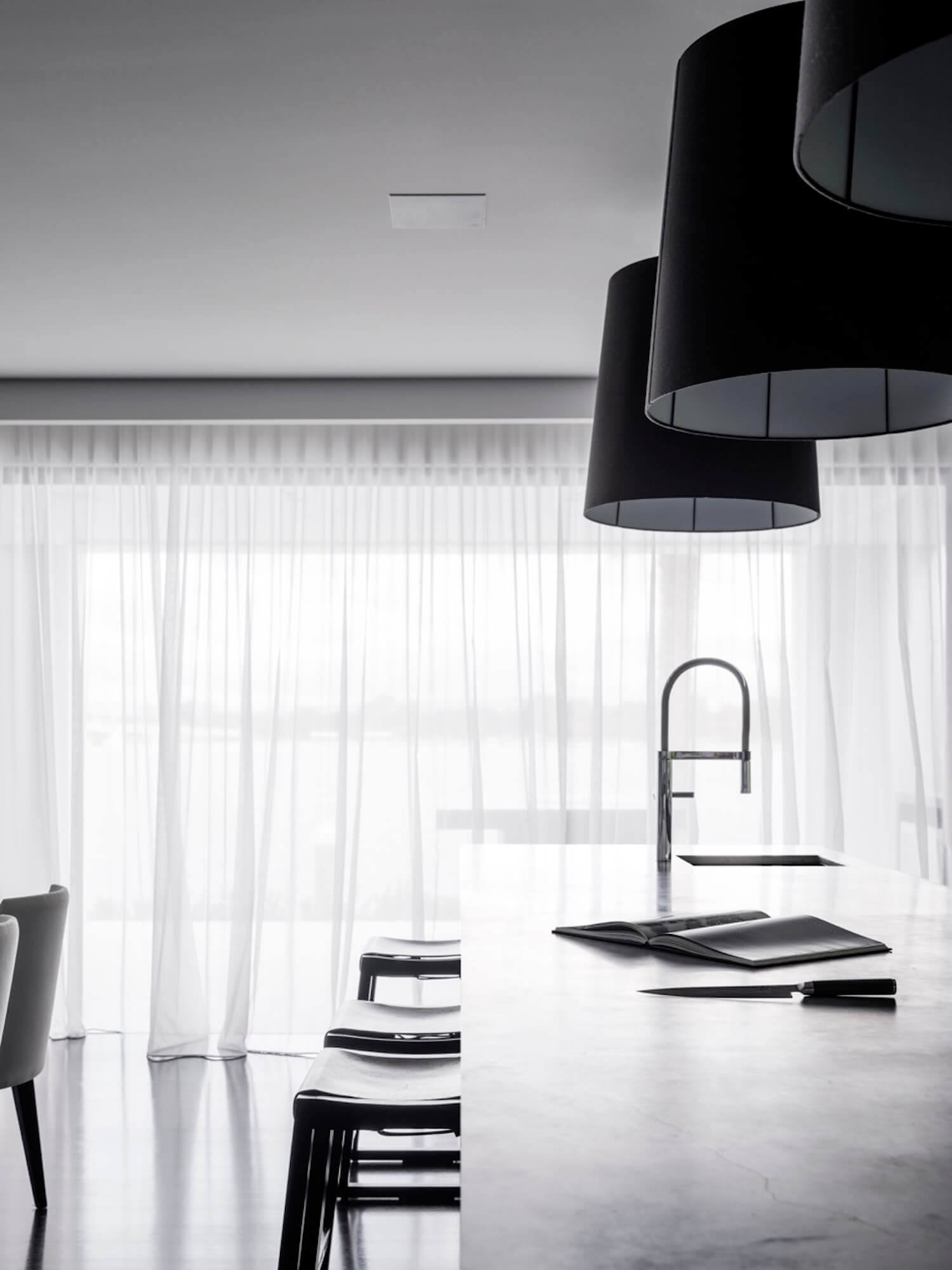 Minimal Interior: Monochrome House - FROM LUXE WITH LOVE