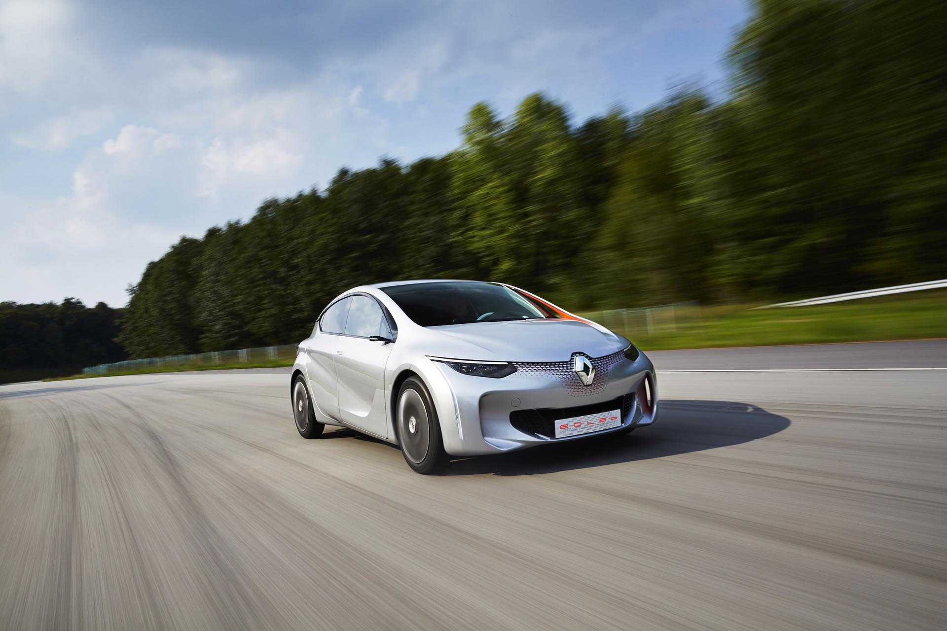 Voitures hybrides : Renault accélère et dévoile sa stratégie - Easy Electric Life - Renault Group