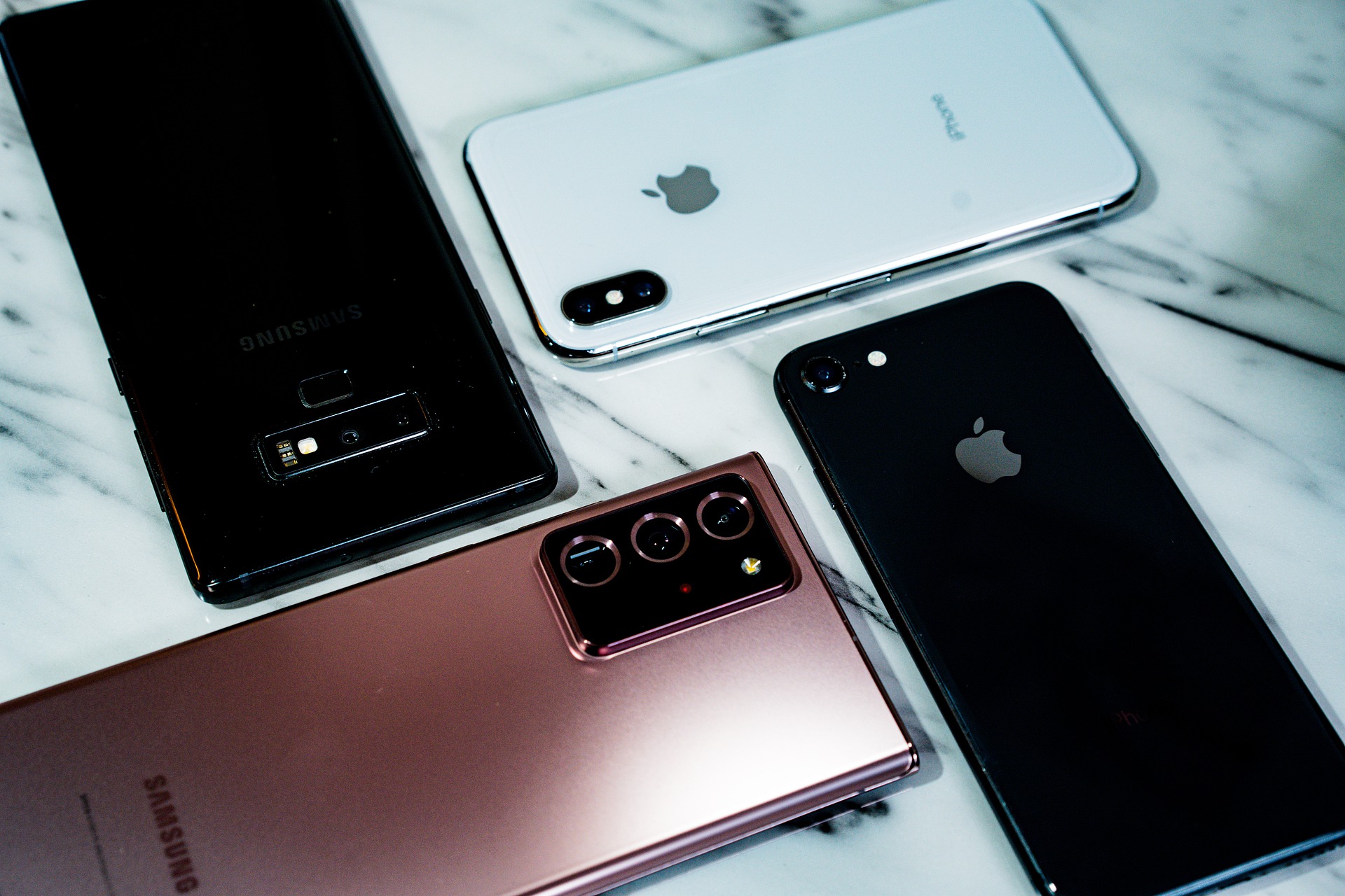 Pourquoi Apple est mieux que Samsung ? - Les Bonnes Notes