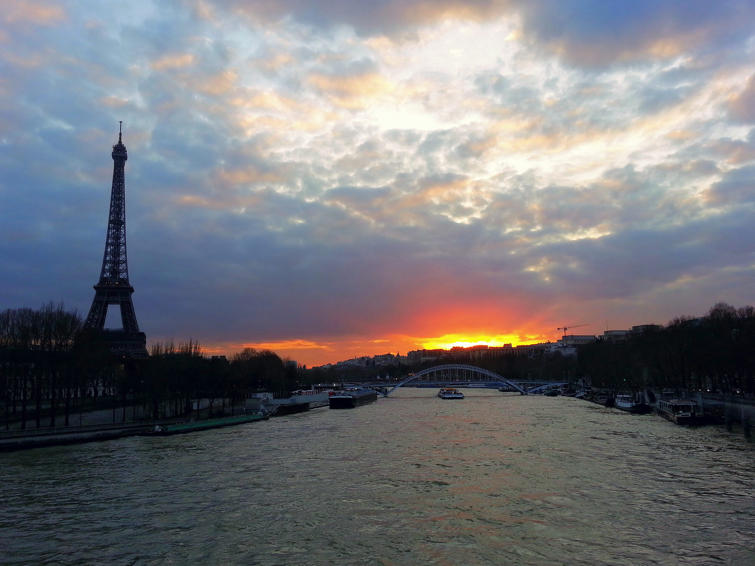 Paris ZigZag | Insolite & Secret | Les plus beaux couchers de soleil sur la capitale